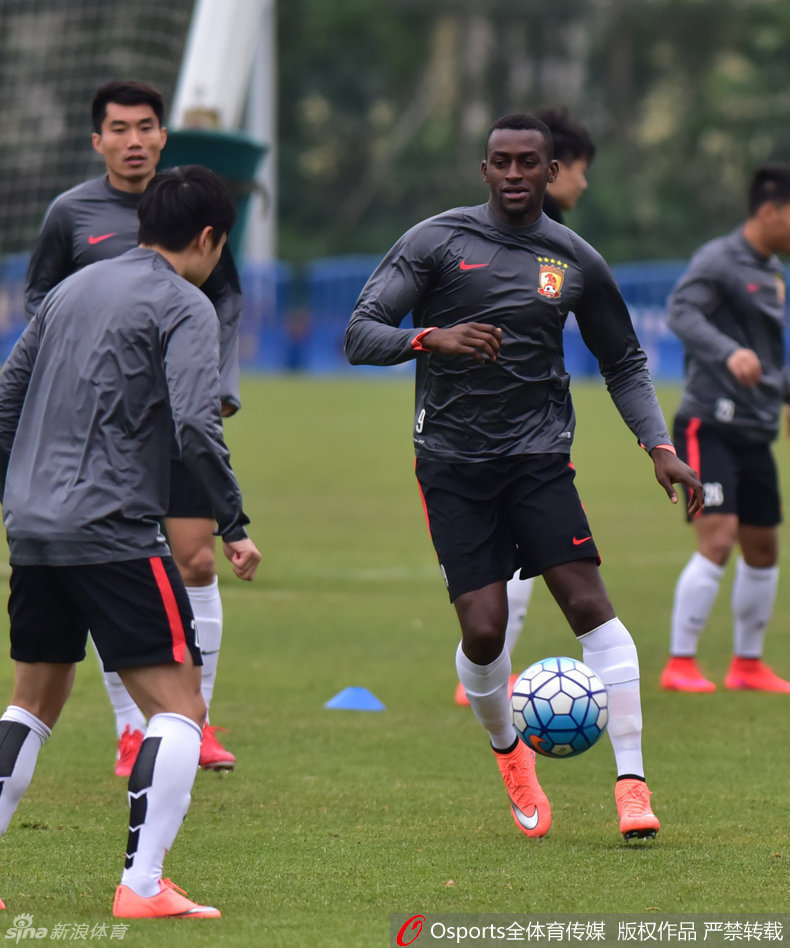 武汉三镇发布备战花絮，国际比赛日门线救险，亚冠任务艰巨，心理建设被强调